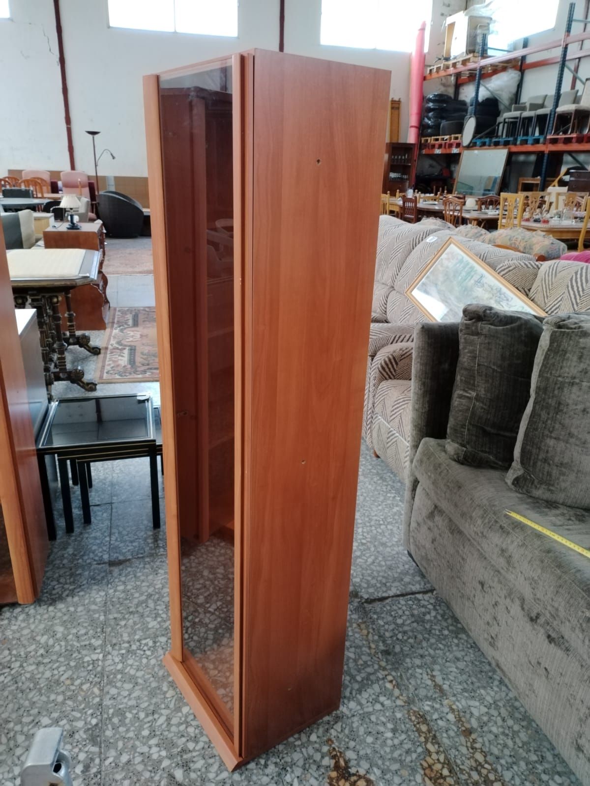 Vitrina de madera con puerta de cristal - miniatura 2