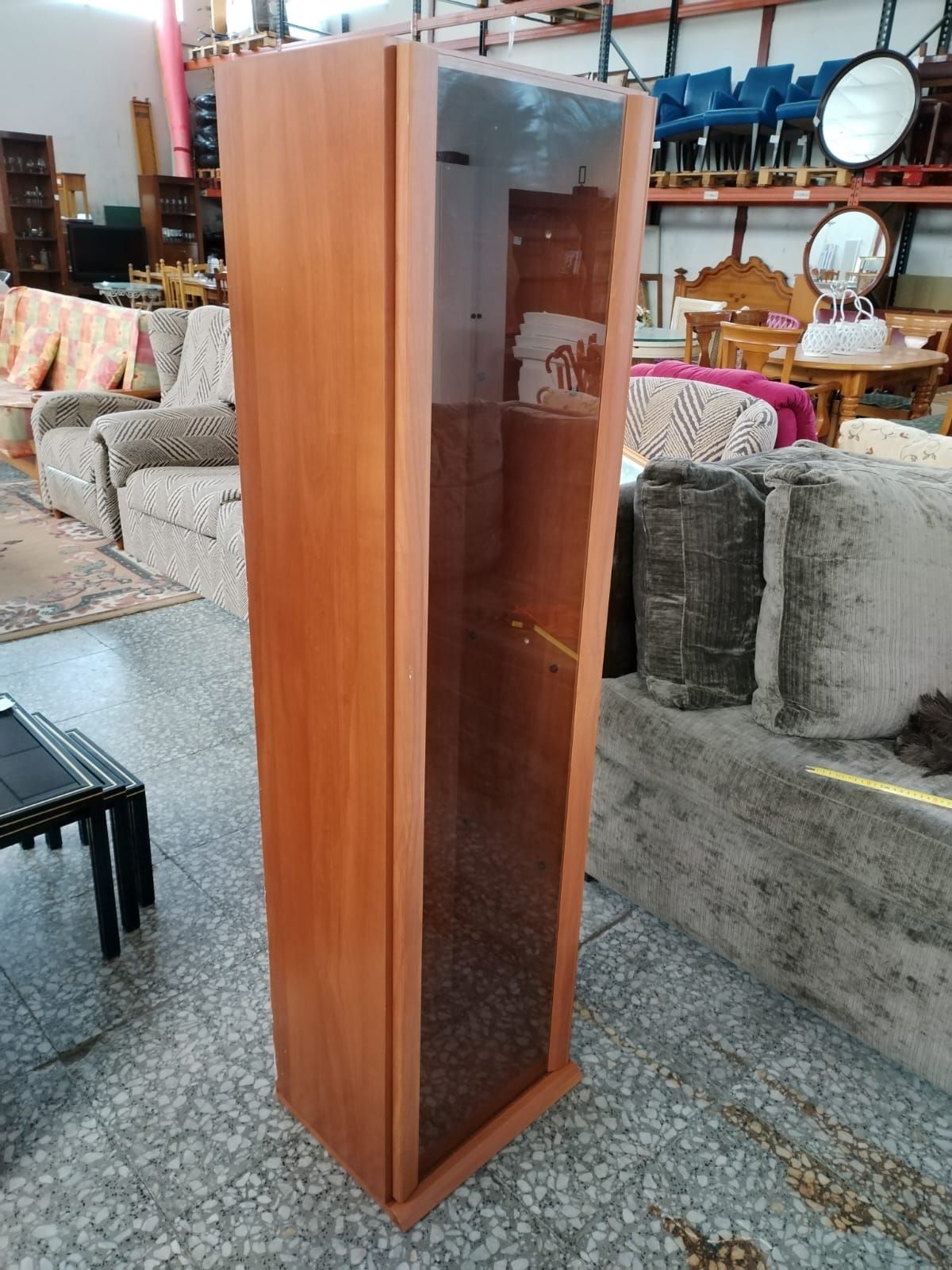 Vitrina de madera con puerta de cristal - miniatura 3