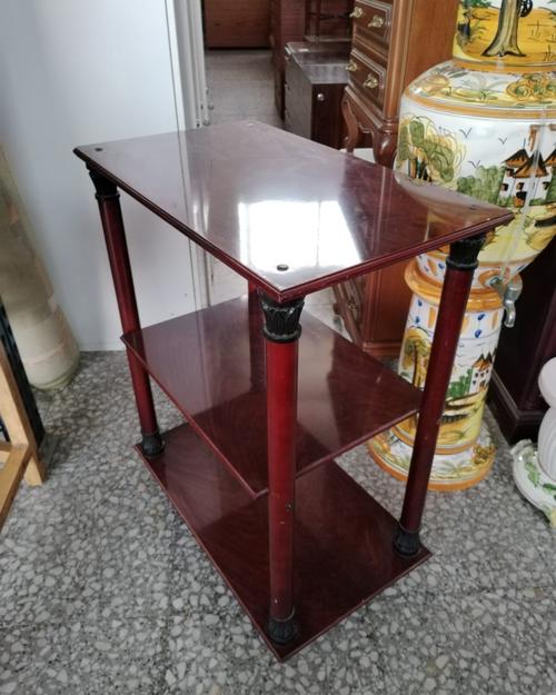 Mueble de tv de madera vinotinto