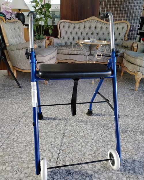 Andador plegable de acero Mobiclinic
