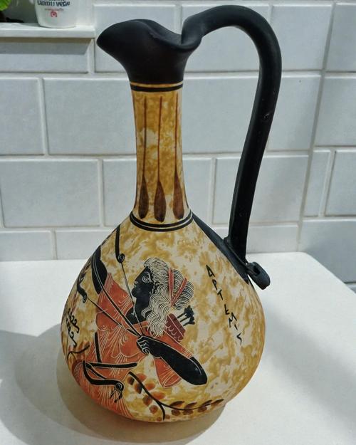 Ánfora decorativa de la diosa Artemisa