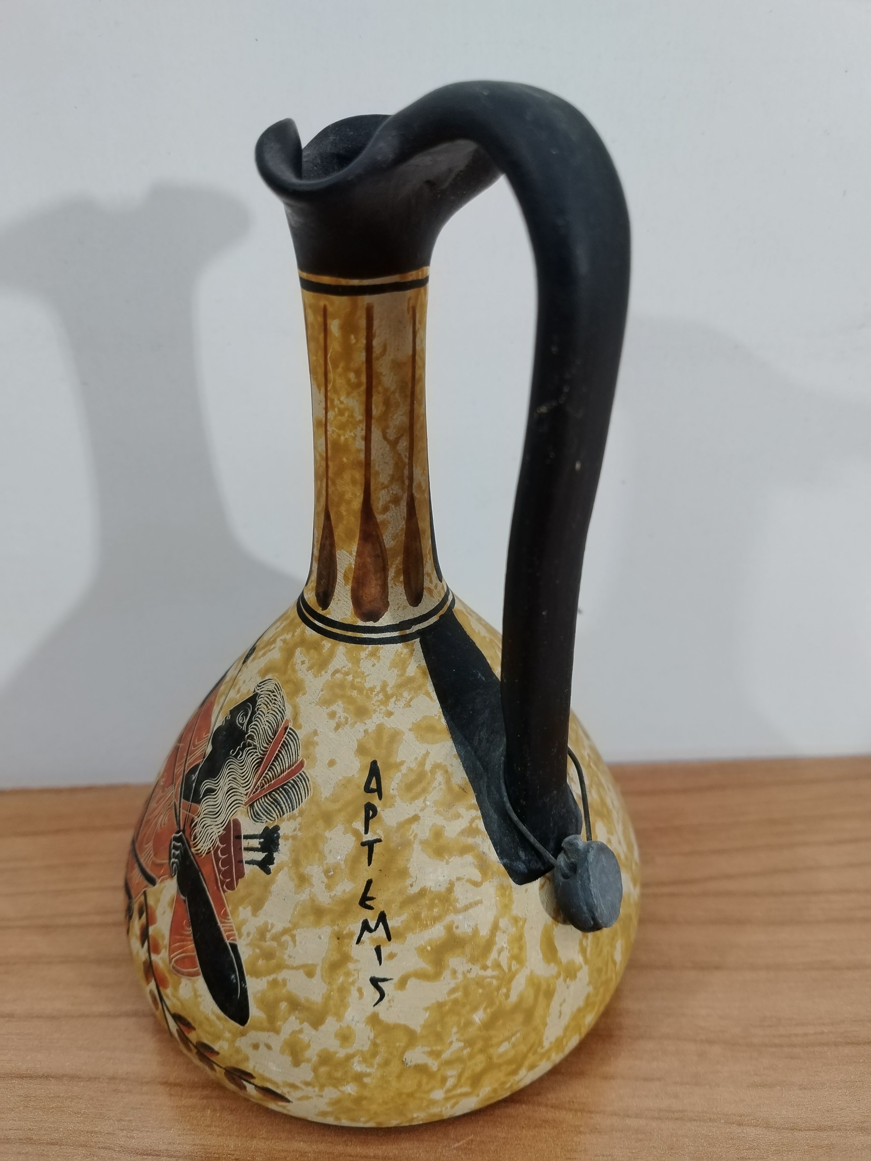 Ánfora decorativa de la diosa Artemisa