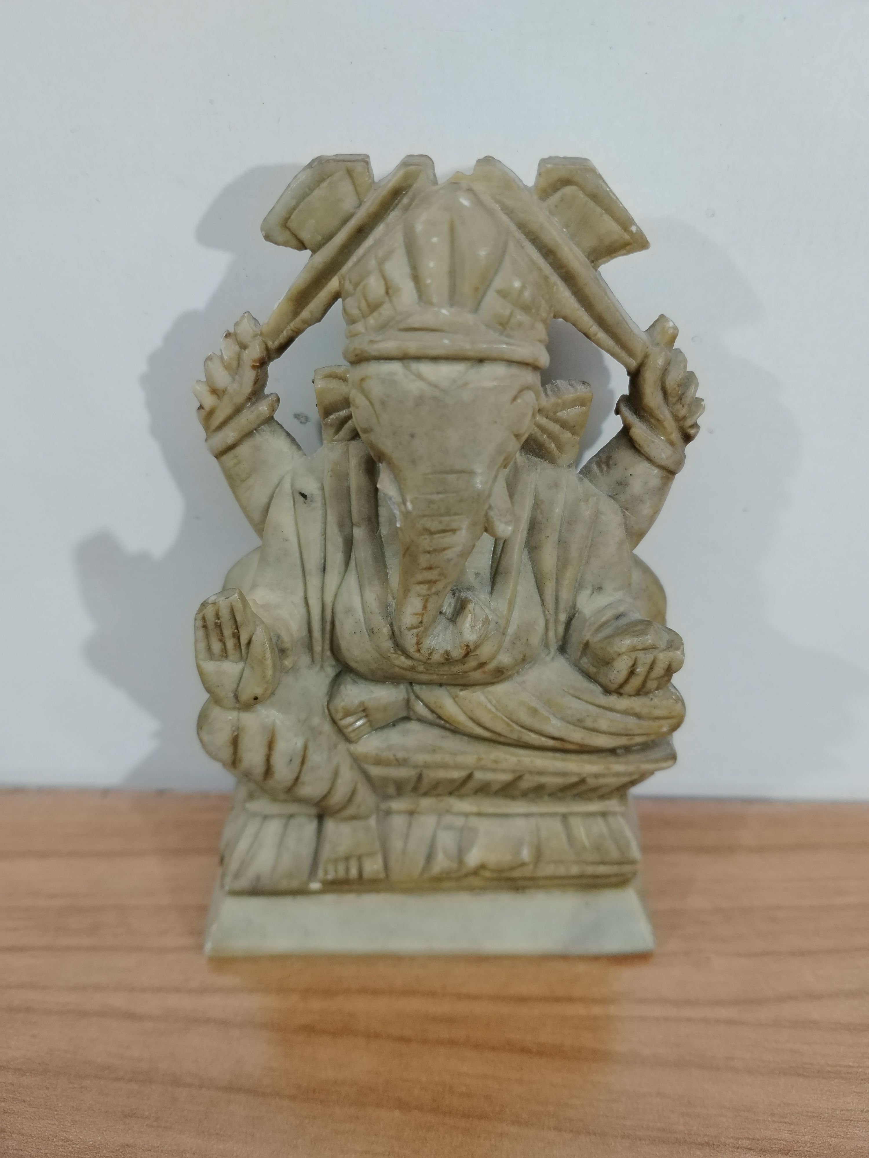 Estatua de Ganesha en Piedra Tallada