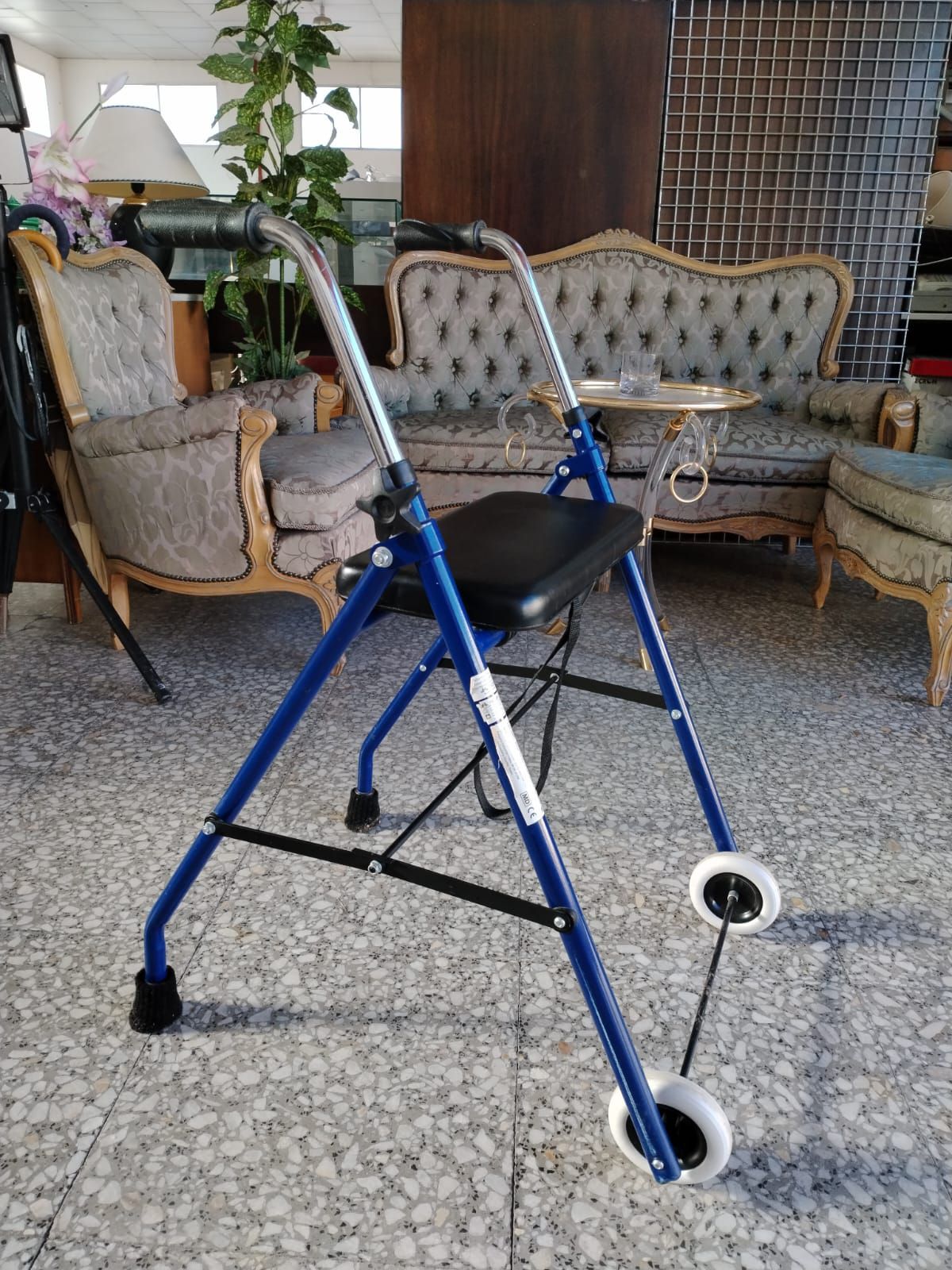 Andador plegable de acero Mobiclinic