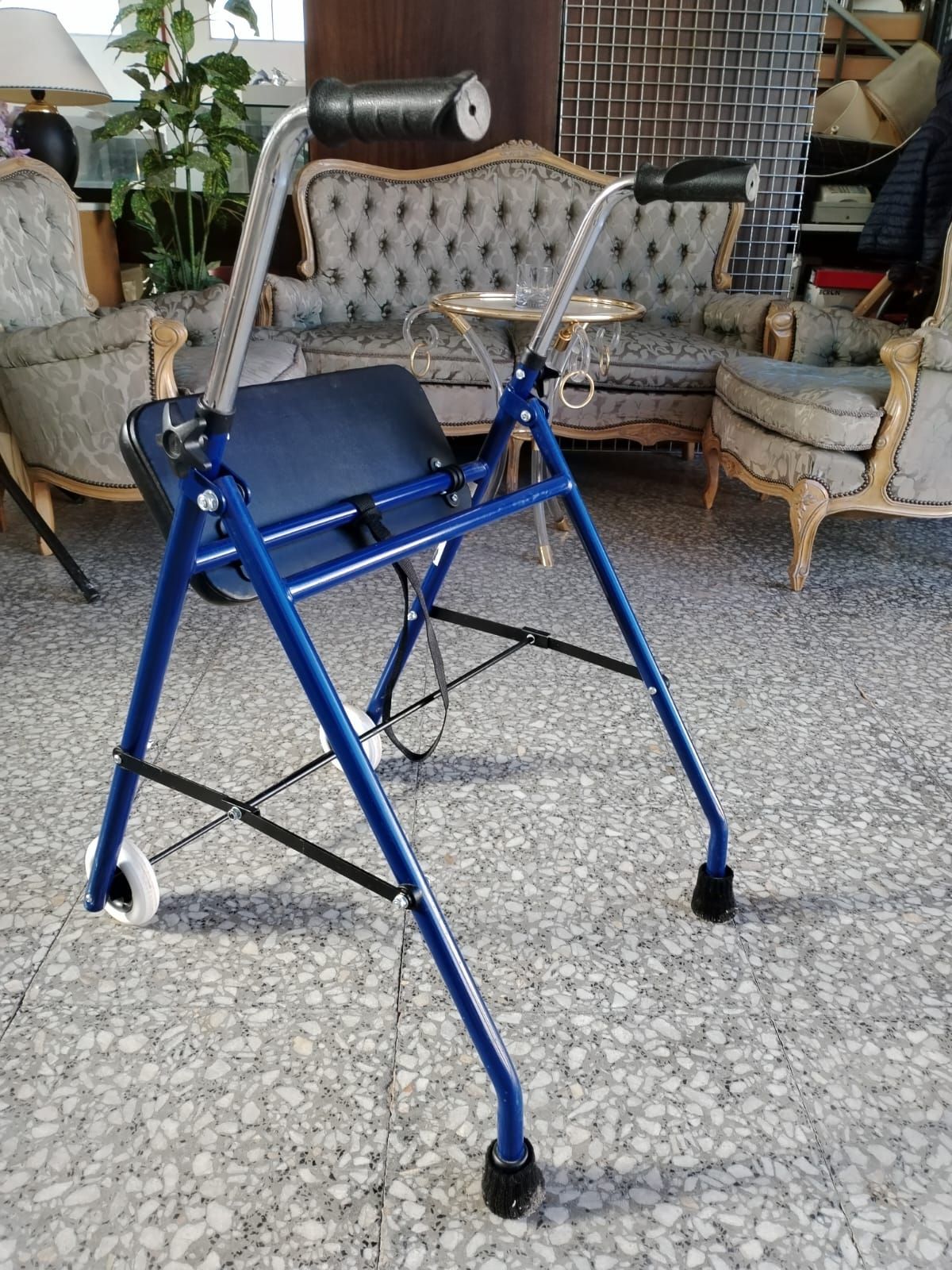 Andador plegable de acero Mobiclinic