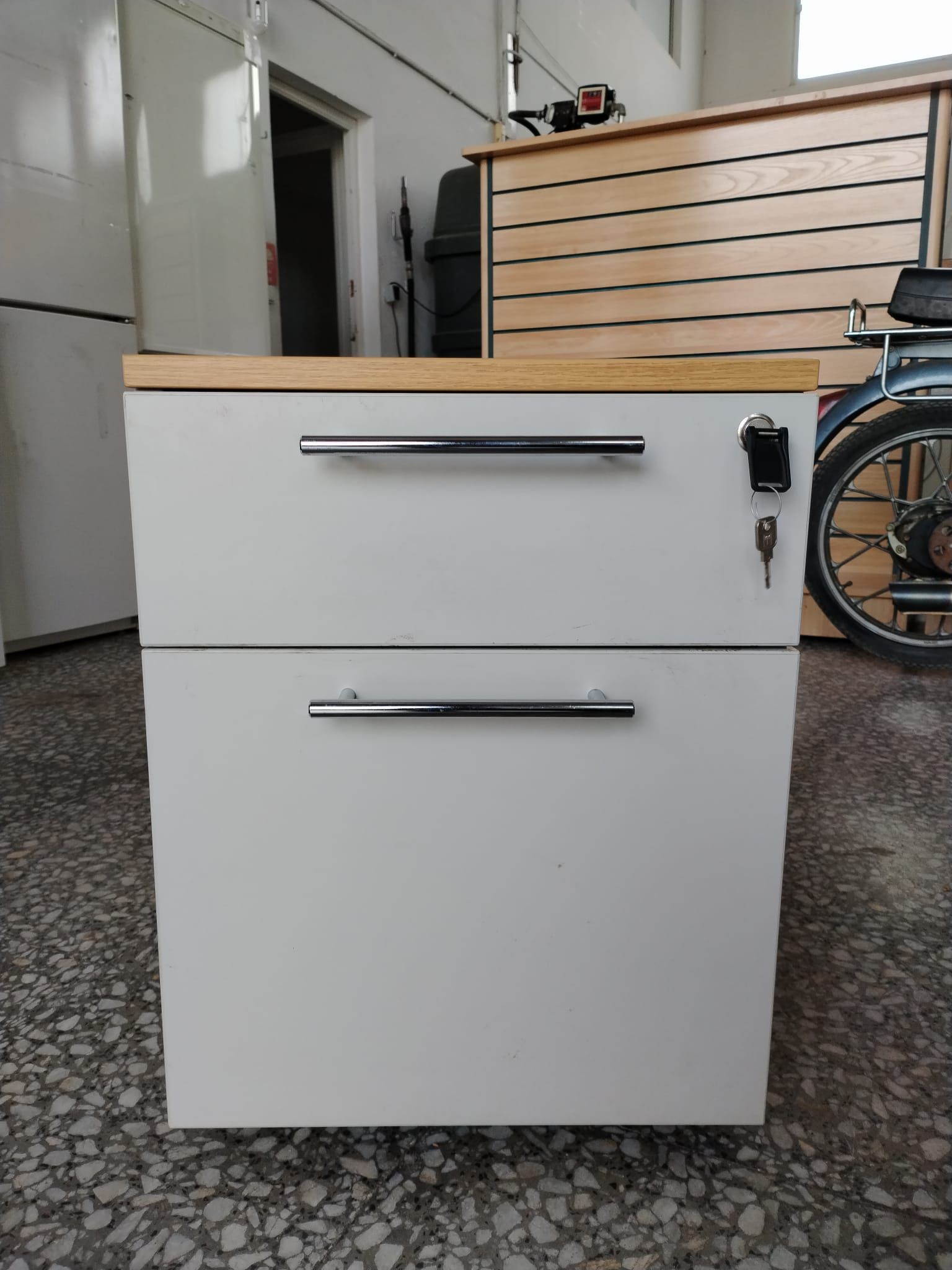 Archivador móvil de oficina con dos cajones y tapa de madera - miniatura 6