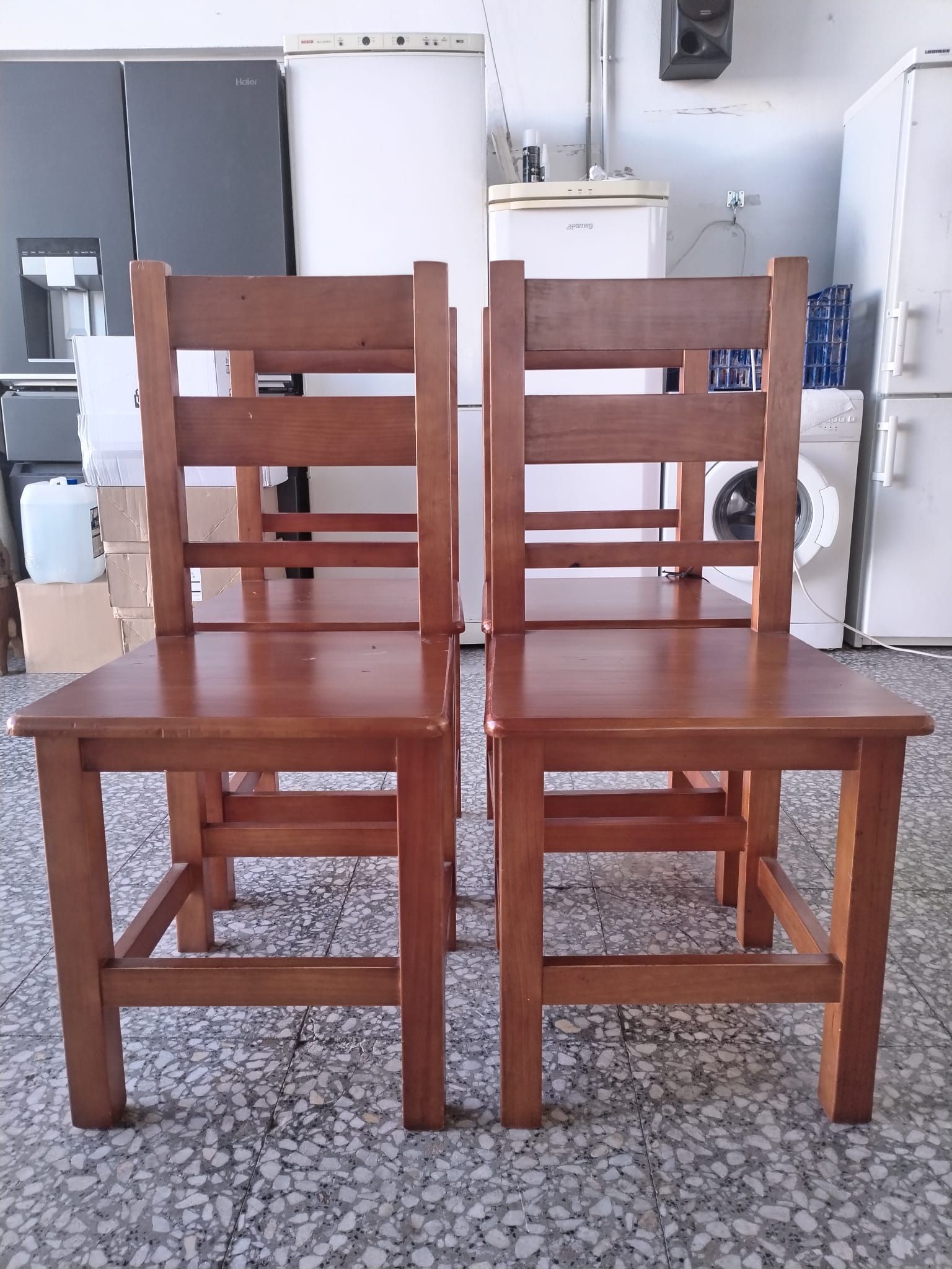 Conjunto de 4 sillas de comedor de madera