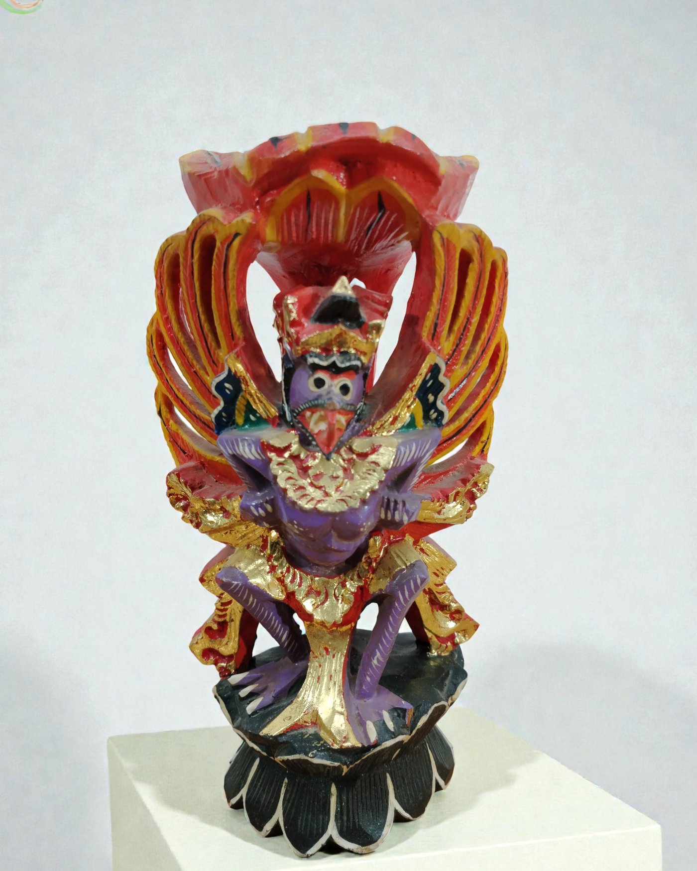 Escultura de Garuda en Madera Tallada - imagen 1